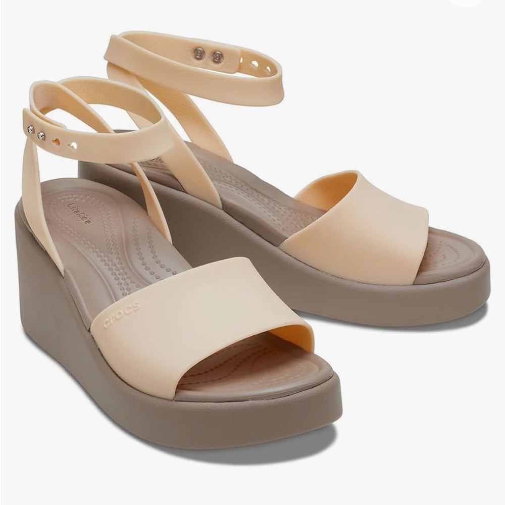 CROCS | Brooklyn Ankle Strap Wedge Sandals in Shitake, size 8